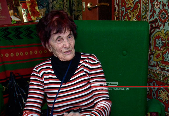Финуправление поздравило с 93-летием и с приближающимся 100-летним юбилеем ведомства своего ветерана Устинью Кузнецову