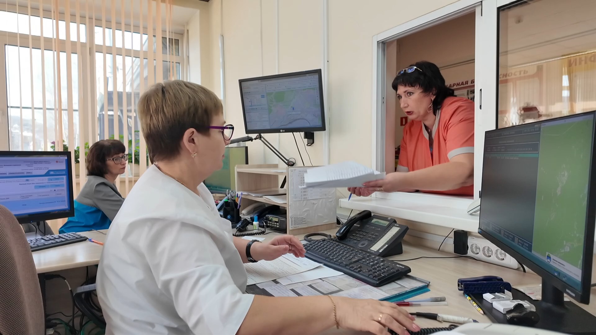 Традиционно в эти дни проходит голосование по конкурсу «Народный доктор»