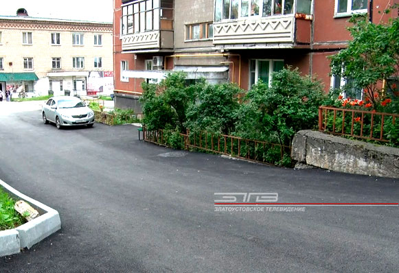 Работа по благоустройству подъездных путей к детским садам, поликлиникам и школам идет полным ходом
