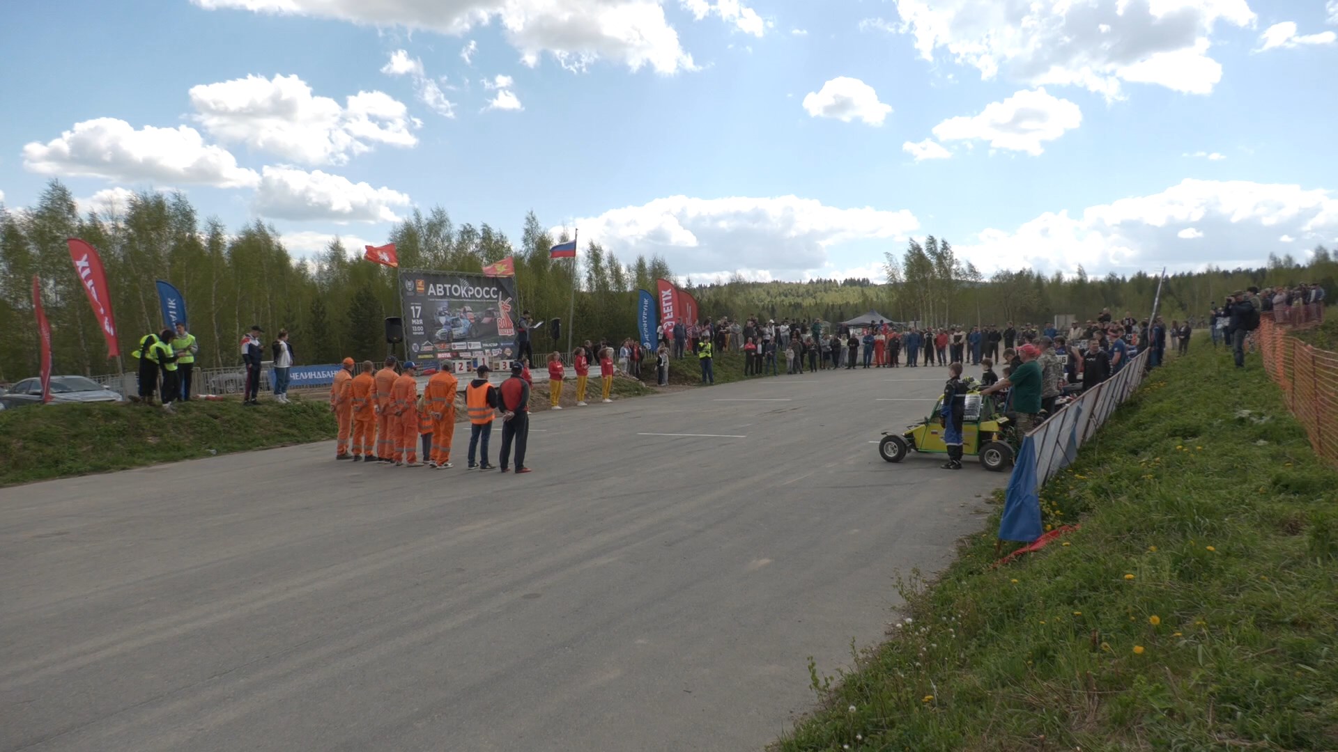 Трасса на Уреньге приняла крупнейшие соревнования по автокроссу