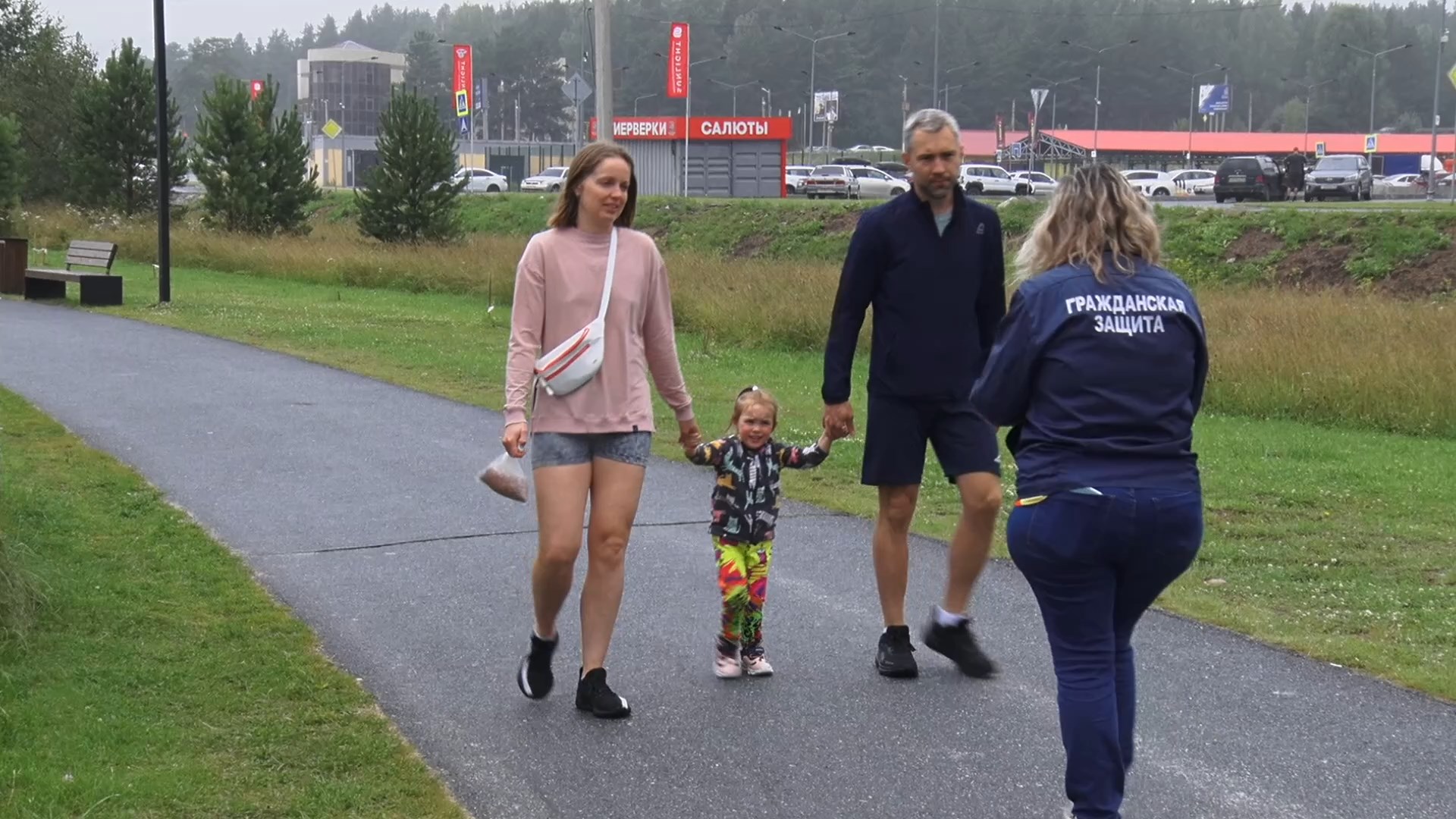 Несмотря на дождливую погоду, купальный сезон на Южном Урале продолжается. 