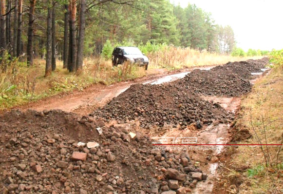 В поселке ЦУП отсыпали дорогу, по которой ездит большинство жителей частного сектора