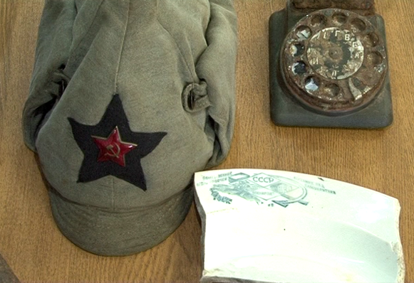 Выставку личных вещей солдат времен ВОВ организовали участники поискового отряда