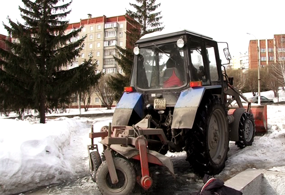 В Златоусте уборка снега с городских улиц станет подготовительным этапом перед субботниками