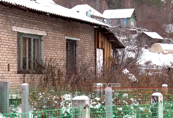 Ветеран труда живёт в сыром бараке