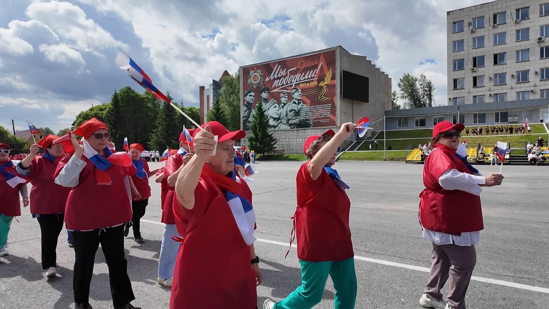 Ветераны Златоуста приняли участие в массовой зарядке