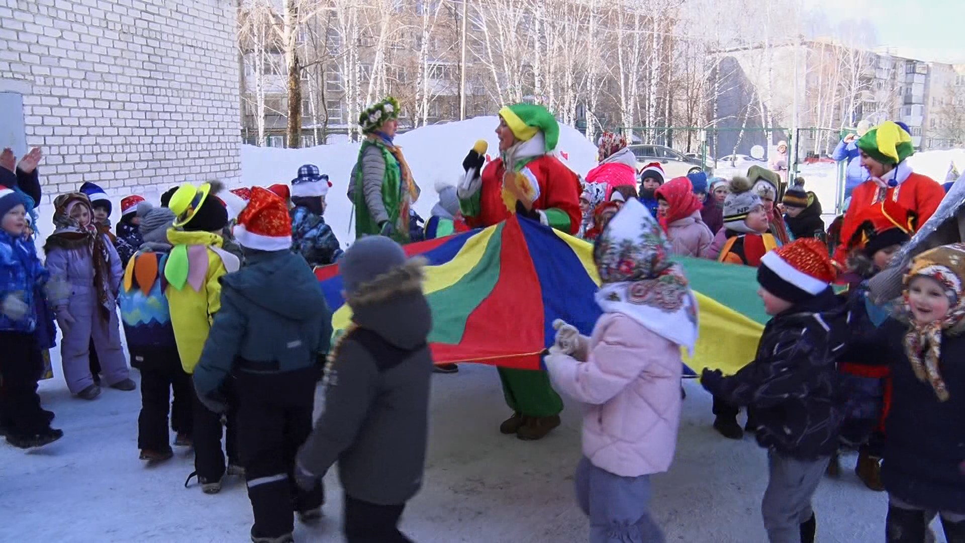 Дошколята Златоуста отметили масленицу