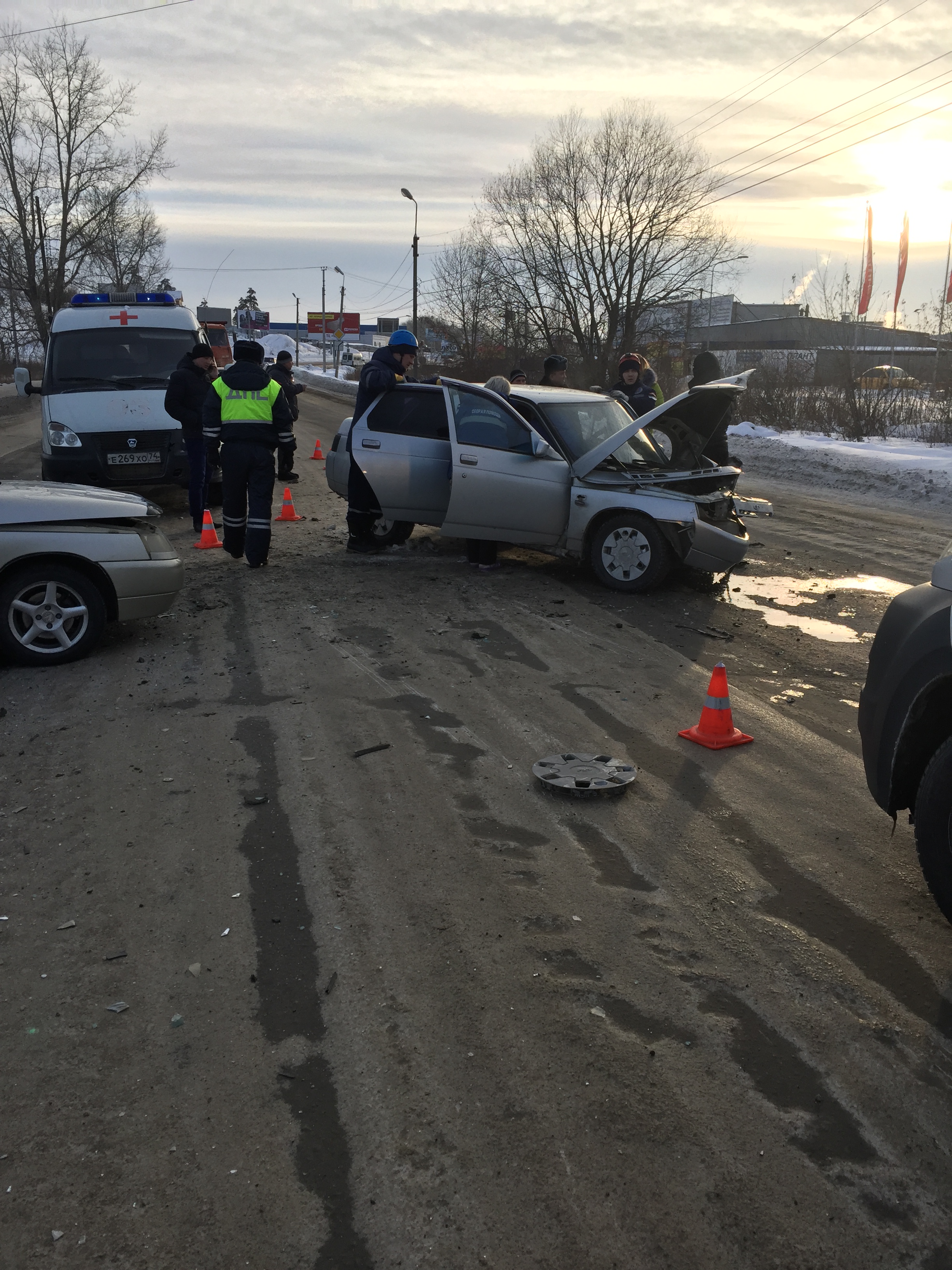 Спасатели пришли на помощь пострадавшим в ДТП