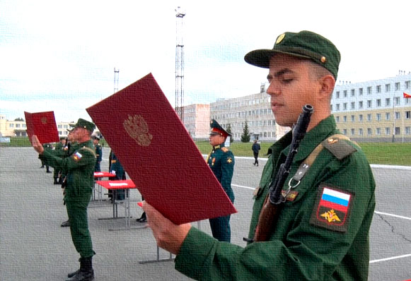 250 солдат-срочников 90-й гвардейской танковой дивизии, расположенной в Чебаркуле, приняли присягу