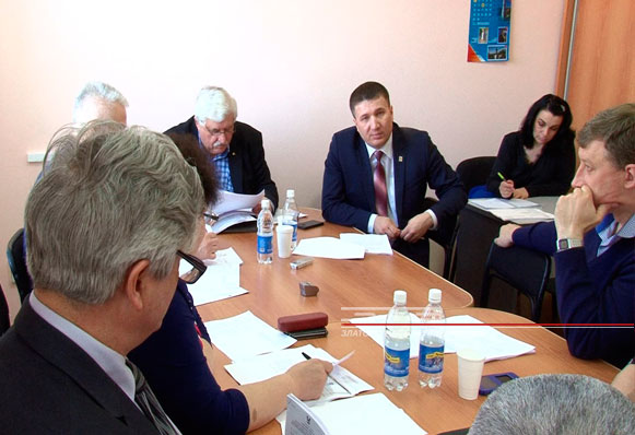 ДЧ: Детские городки, выборы и рекламные конструкции - главные вопросы очередной комиссии