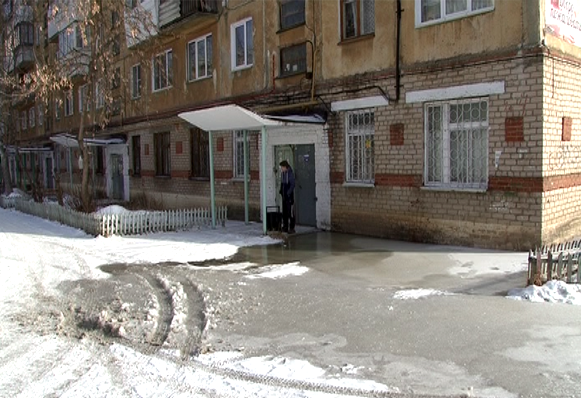 В Златоусте в районе Северо-Запада появился несанкционированный каток