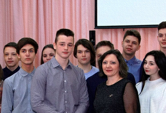 Чествовали как героя. С золотой медалью первенства Европы по рукопашному бою сегодня поздравили Павла Сенько в его родной 15-й школе
