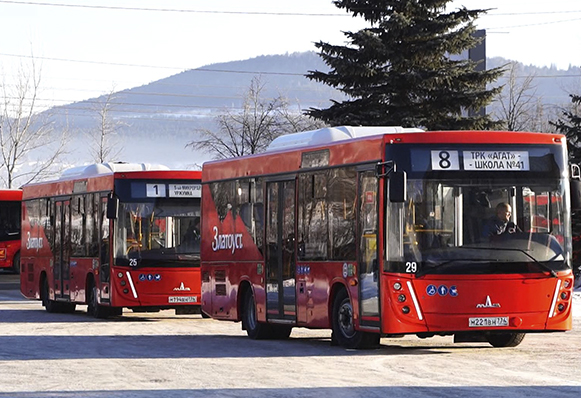 На городские маршруты вышли 17 новых комфортабельных автобусов