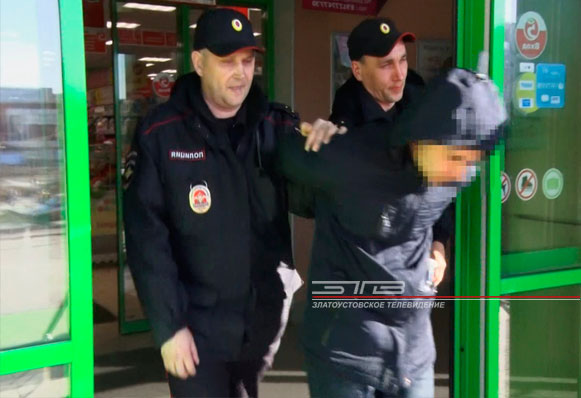 ТЗ: Грабеж в магазине, совершенный группой лиц по горячим следам