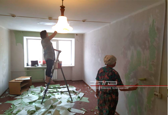 Обещали – сделали. В маневренном фонде Златоуста в этом году продолжились ремонтные работы